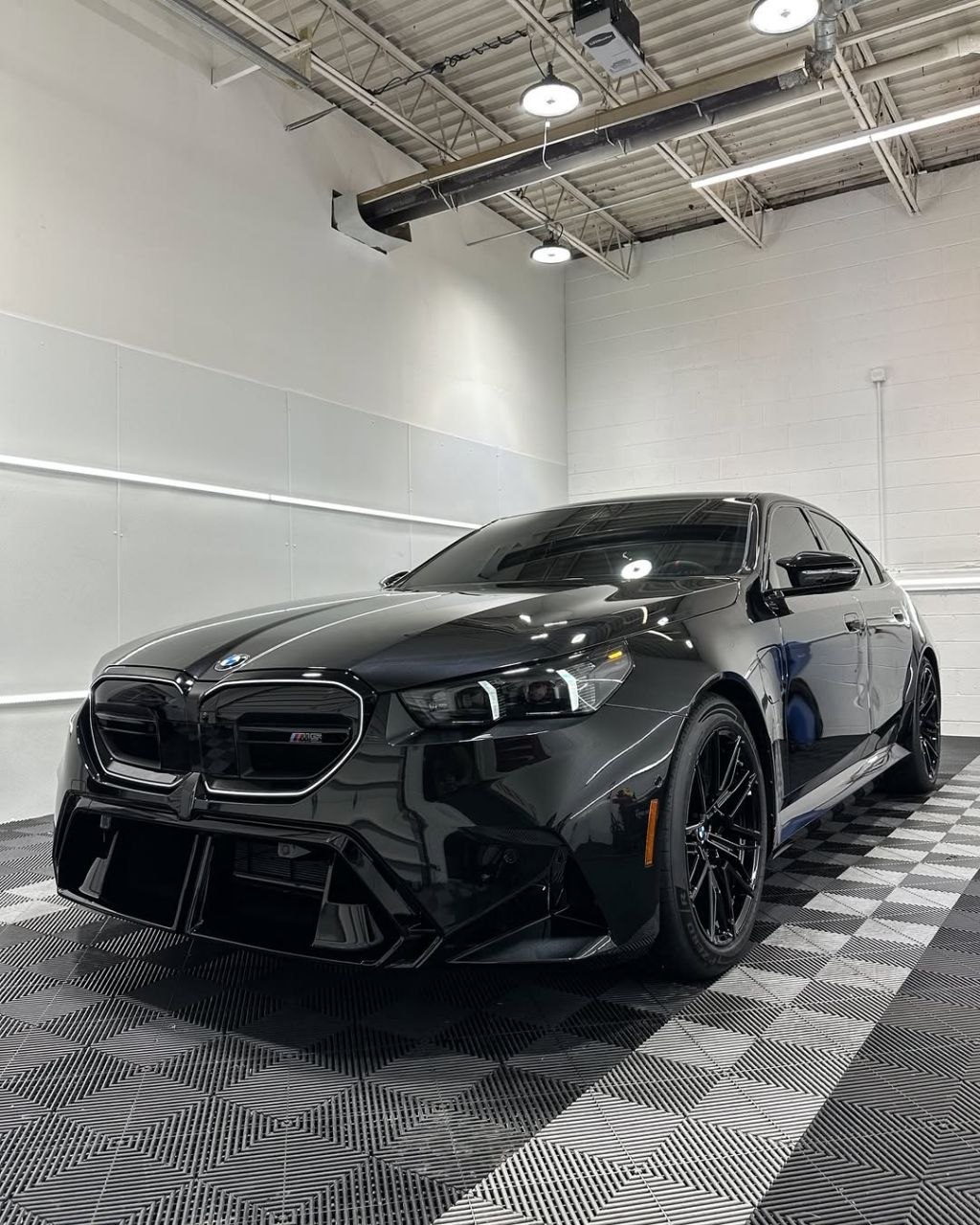 2025 BMW M5
