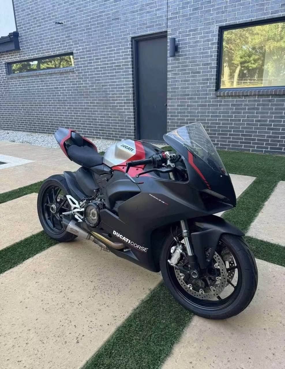 2022 Ducati Panigale V2